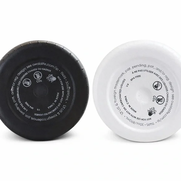 Owala Fairways Golf Bottle Set 30oz (2 Pack) Black White SOLD OUT Limited New - Picture 4 of 4